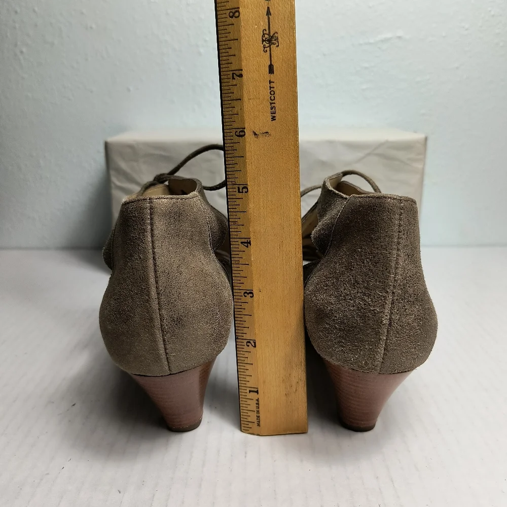 Paul Green Múnchen Size 7 Tan Ankle Booties with Cut-Out Design Low Heel Lace Up